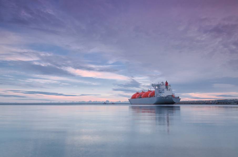 Η ρωσική εταιρεία Zvezda Shipbuilding Complex έδωσε στη Samsung Heavy Industries (SHI) τη σύμβαση κατασκευής μεταφορέων υγροποιημένου φυσικού αερίου για το έργο Arctic LNG 2. (Φωτογραφία © Adobe Stock / Wojciech Wrzesie;)