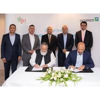 Aramco Executive Vice President of Products & Customers, Yasser Mufti, sitting right, signs the agreement with GO founder & CEO Khalid Riaz, sitting left. Standing, from left: Aramco International Retail Director Nader Douhan, Aramco Vice President of Retail Ziyad Al Juraifani, GO Chairman Tariq Kirmani, Aramco Downstream President Mohammed Y. Al Qahtani and GO Chief Operating Officer Zeeshan Tayyeb. Image courtesy Aramco/GO