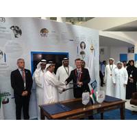 NDC Chief ExecutiveOfficer, Abdalla Saeed Al Suwaidi, and Lamprell Chief Executive Officer, Jim Moffat, shake hands after signing the contract award for two further high specification jackup drilling rigs which NDC awarded to Lamprell