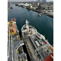 The Garibaldi performs LNG STS operations in the Port of Long Beach, CA. (c) Seaspan