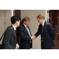 Hee-Bong Chae and Alexey Miller at meeting. Photo: Gazprom