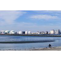 Japanese oil refiner Cosmo Oil is to build new storage capacity for IMO-compliant low-sulfur fuel at its Chiba facility. (Photo © Adobe Stock / show999)

