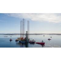 Maersk Invincible in the fjord outside Stavanger before being towed out to the Vallhall field (Photo: Maersk Drilling)