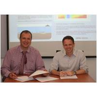 OFG’s CEO, Matthew Kowalczyk, and SPS’ CEO,Thomas Sjoberg, sign the agency agreement at Salcon Petroleum Services’ office in Kuala Lumpur, Malaysia on April 27, 2016 (Photo: OFG)