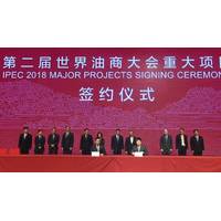 In the presence of senior Vice President of Downstream Abdulaziz al Judaimi and Governor Yuan Jiajun ( R5), Vice President of International Operations Said Hadrami and Vice Givernor Zhu Congjiu signed the memorandum of understanding between Saudi Aramco and People’s Government of Zhejiang to acquire a share of Zhejiang Petrochemical’s new refinery project on the International Petroleum and Natural Gas Enterprises Conference (IPEC) 2018 in Zhoushan, east China’s Zhejiang province. Photo: Saudi A