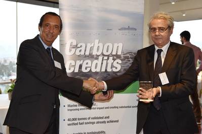 Carlos Soler, AkzoNobel’s Business Director for Southern and Eastern Europe (left) presenting 13,735 carbon credits to Costas Mitropoulos Neda Maritime Co Ltd’s Technical Director (Photo: AkzoNobel)