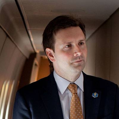 Josh Earnest (Official White House Photo by Pete Souza)