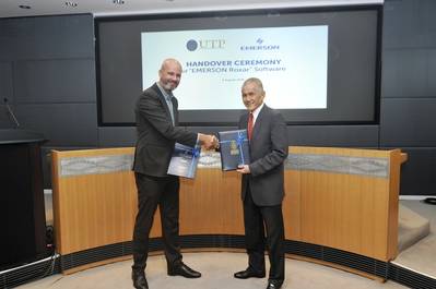 Eirik Gudmundsen (left) & UTP Vice Chancellor, Datuk Ir (Dr) Abdul Rahim Hashim (right). (Photo: Emerson)