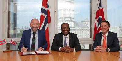 Group photo from the signing of the agreement: Equinor and the UK’s Centrica have signed an agreement which will provide additional supplies of around 1 billion cubic meter (bcm) of gas for each of the coming three heating seasons. From left, Centrica Group CEO Chris O’Shea, Secretary of State for Business, Energy and Industrial Strategy (BEIS) Kwasi Kwarteng and Equinor’s SVP Gas & Power Helge Haugane. Image courtesy Equinor