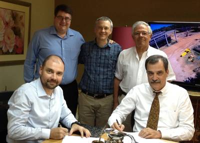 Signing ceremony between Wärtsilä and Shipyard SA. Sitting from right to left: Guillermo Ehreke, GM and owner of Naviera Yeruti and Shipyard SA; Piotr Kabacinski, GM Sales, Americas, Wärtsilä Ship Power. Standing from right to left: Eduardo Masciottra, Warag SRL, Wärtsilä agent, Buenos Aires; Jorge de la Guardia, GM and owner of Naviera Yeruti and Shipyard SA; Joe Amyot, Area Sales Director, Wärtsilä Ship Power.