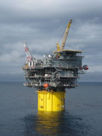 The Tubular Bells floating production facility is a classic spar hull with traditional three-level topsides. (Photo Hess)