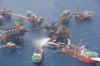 Vessels help extinguish a fire on the Abkatun Permanente platform in April 2015 (Photo: Pemex)