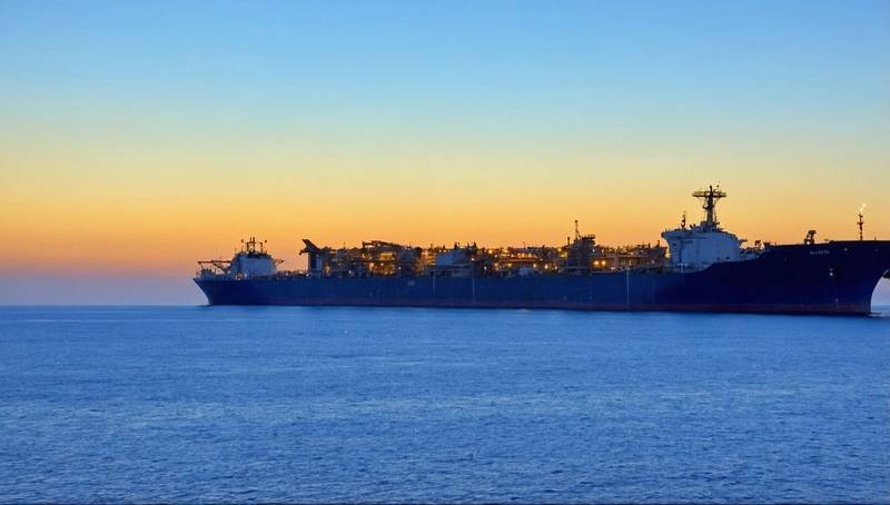 Sources say that oil and gas traders and majors suspend their shipments via Hormuz due to US attacks on Iran.