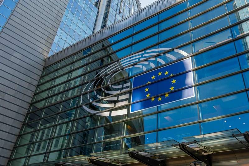 European Commission to Propose Floating Price Cap on Russian Oil