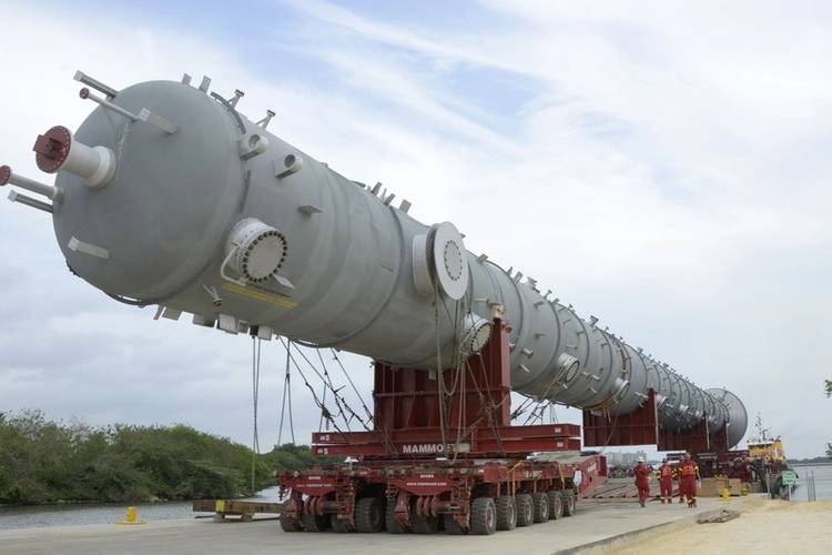 Component offloaded from barge at site (Photo: Mammoet)