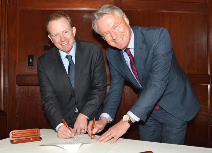 John Parrott, President of Totem Ocean Trailer Express and Björn Rosengren, President & CEO of Wärtsilä Corporation.