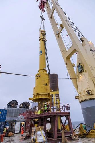 Piling hammer matting with follower