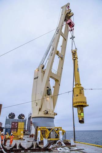 Piling hammer with follower being over boarded